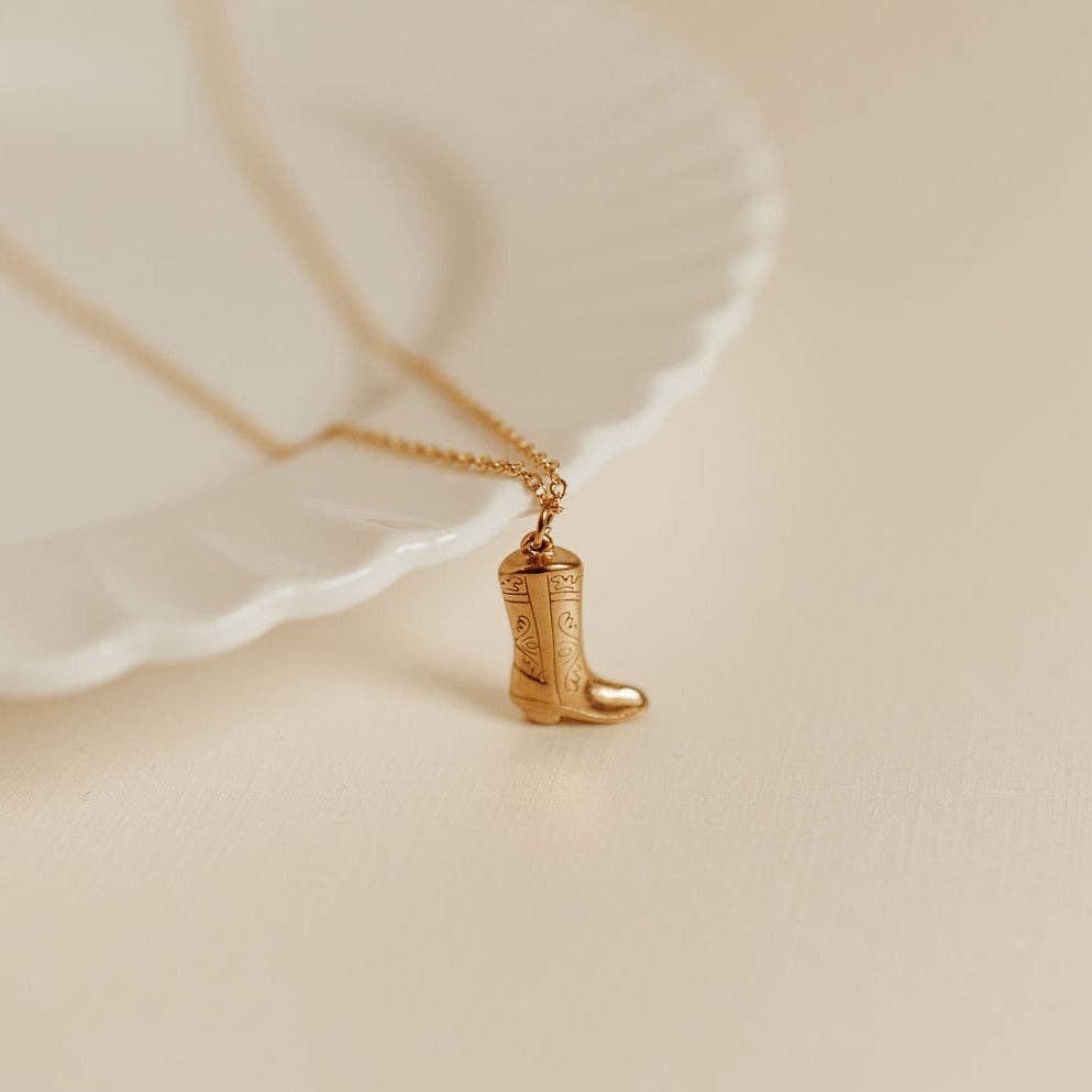 Dolly Boot Necklace: 19"