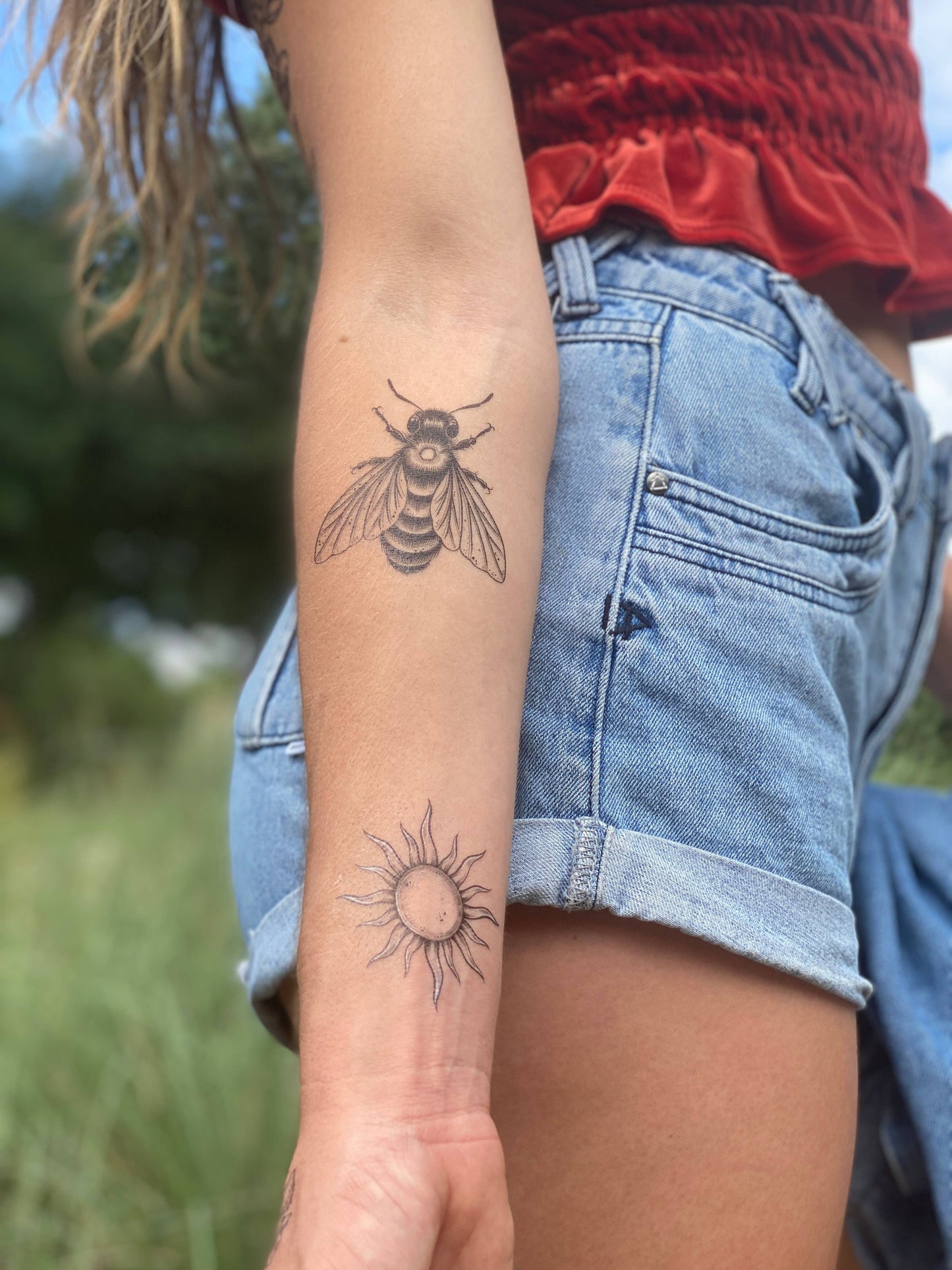 Big Bee Temporary Tattoo: 1-Pack