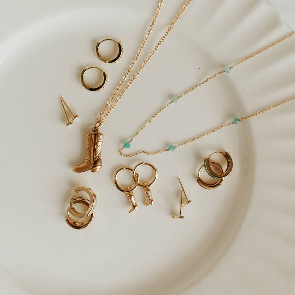 Dolly Boot Necklace: 19"