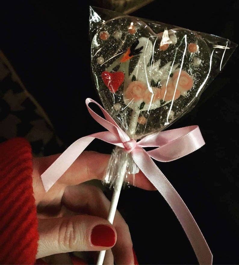 Fondant Victorian Swan Lollipops