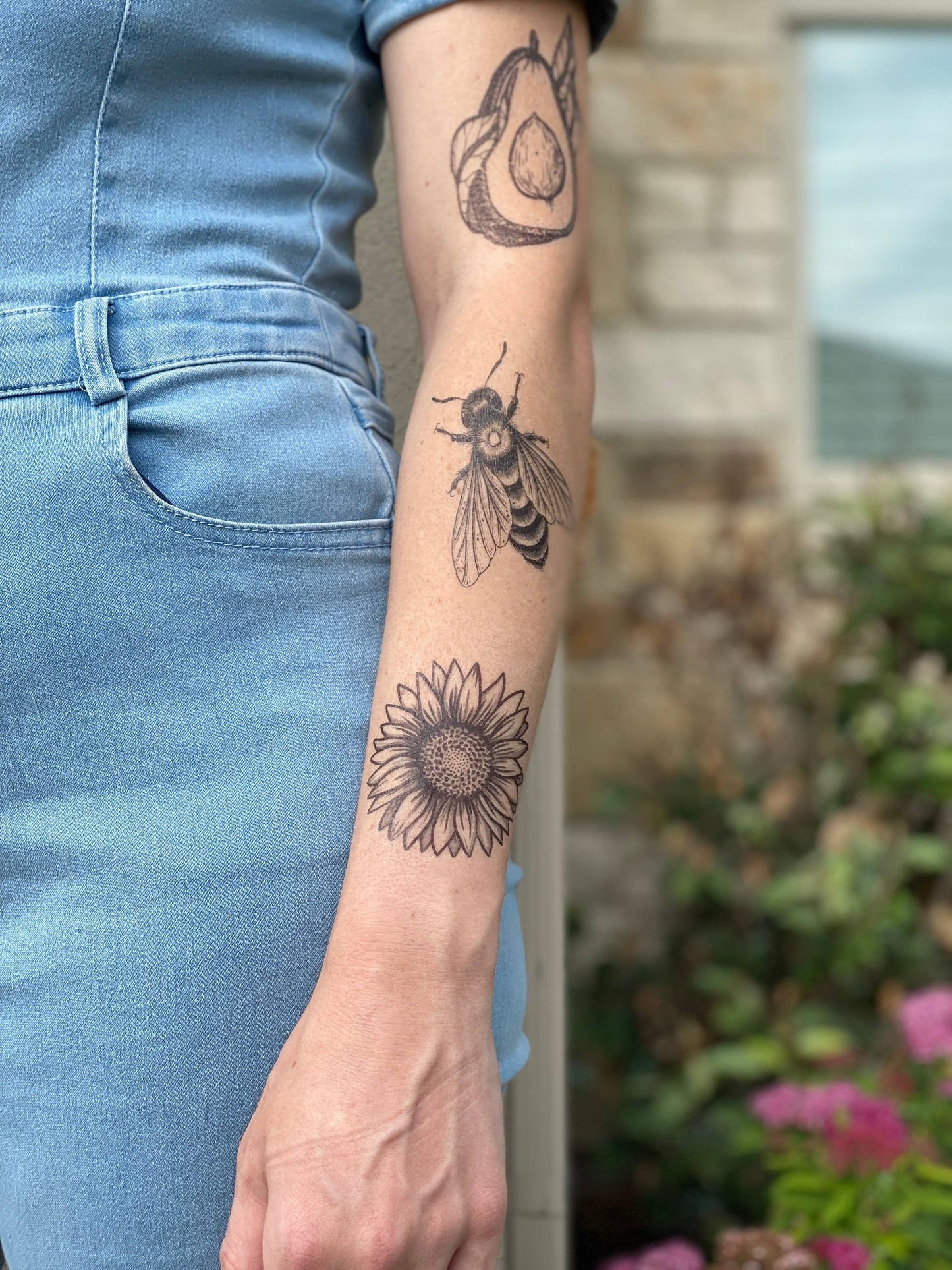 Big Bee Temporary Tattoo: 1-Pack