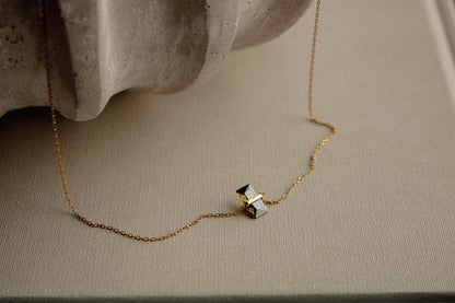 Leona necklace: Clear