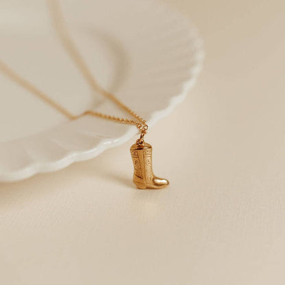 Dolly Boot Necklace: 19"