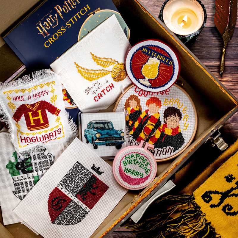 Harry Potter Cross-Stitch by Editors of Thunder Bay Press: Kit - Paperback