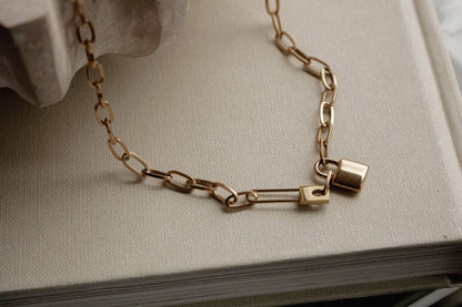 Claribel necklace