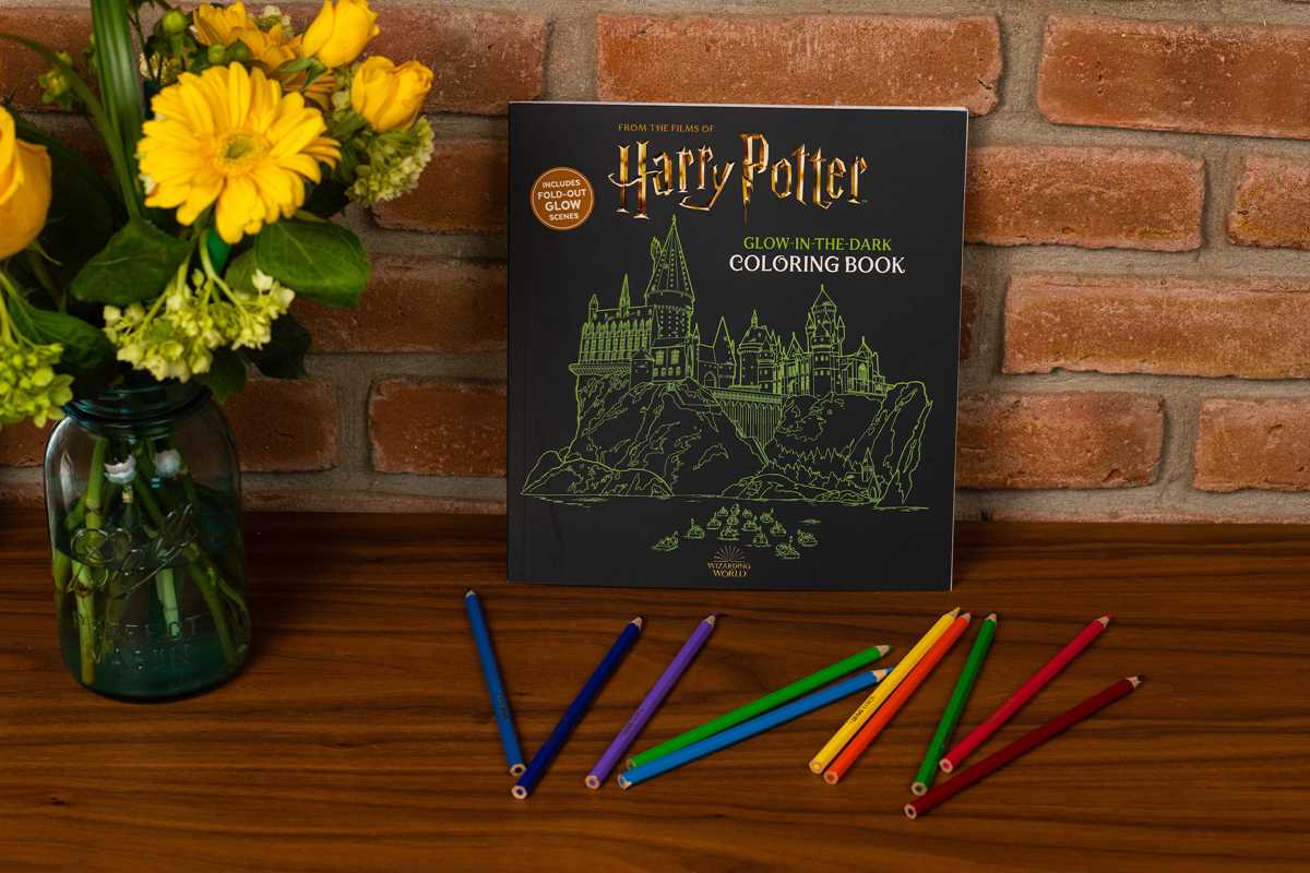 Harry Potter Glow in the Dark Coloring Book by Editors of Thunder Bay Press: Paperback; 76 pages / English