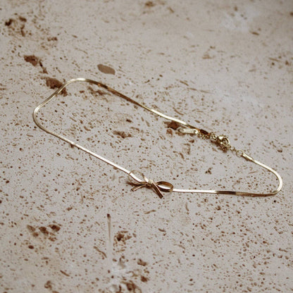 Bow necklace
