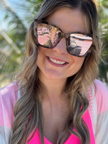 Callie - Medium Cat Eye Sunglasses : Cheetah