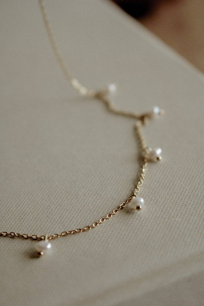 Mabel necklace: Gold