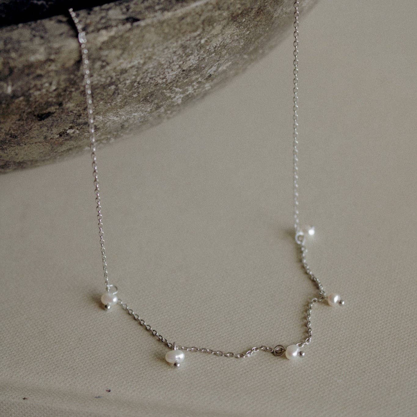 Mabel necklace: Gold