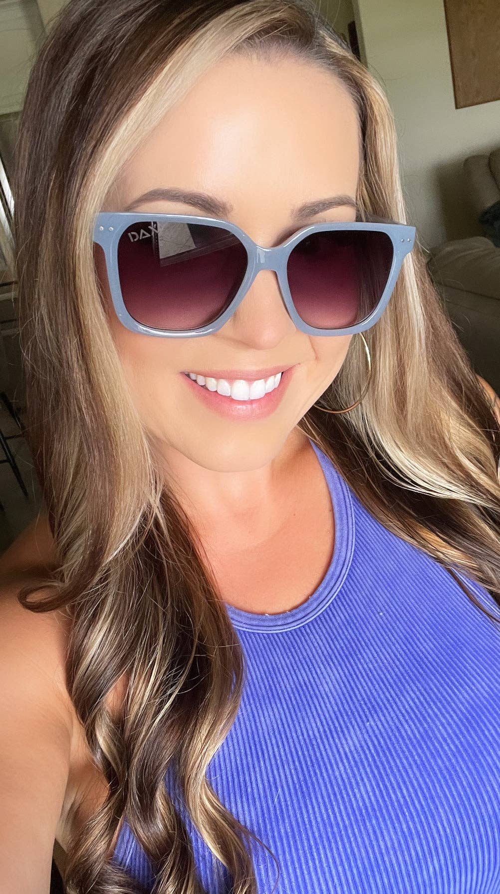 Linny - Women's Oversized Horn Frame Sunglasses: Pink