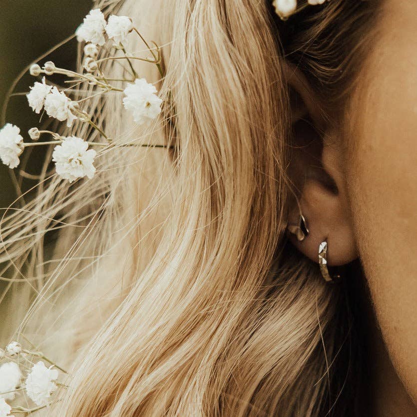 Sydney Hammered Hoops: Silver / Small (10mm)