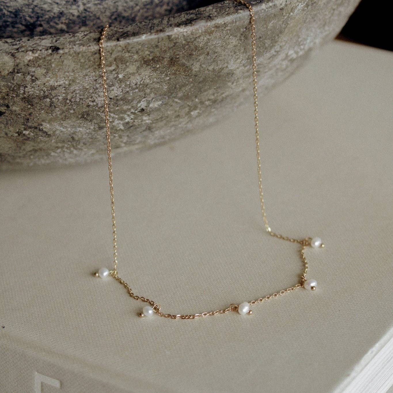 Mabel necklace: Gold