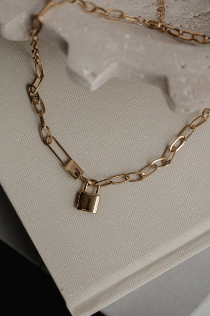 Claribel necklace