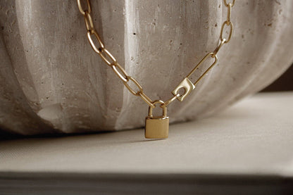 Claribel necklace