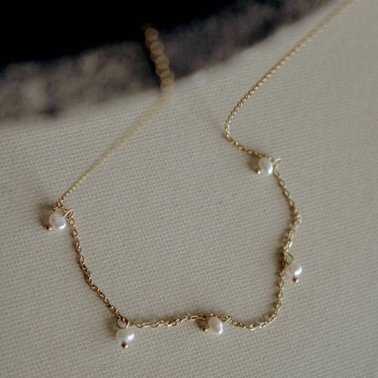 Mabel necklace: Gold